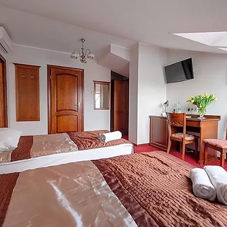 Dworek Vesaria 4* לובלין